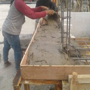 Pemasangan atap baja ringan tim KMP